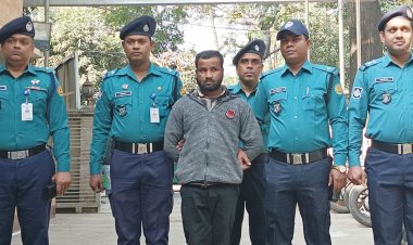 ৫ম শ্রেণি ফেল ‘ওসি’র ফাঁদে পড়েছেন ৭ শতাধিক নারী