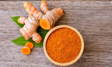 প্রতিদিন এক চা চামচ হলুদ খেলে কী হয়?