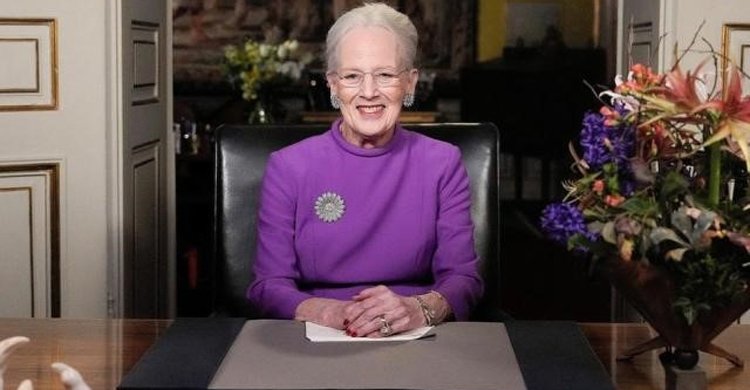 ৫২ বছর পর সিংহাসন ছাড়ার ঘোষণা ডেনমার্কের রানির