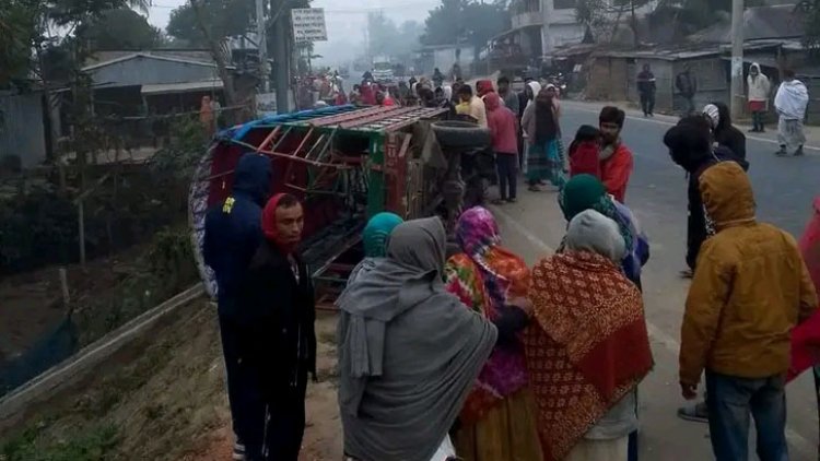আত্মীয়ের লাশ দেখতে যাওয়ার সময় প্রাণ গেল দম্পতির