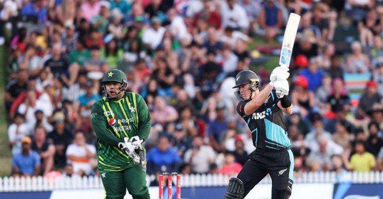  বিফলে বাবরের হ্যাটট্রিক হাফসেঞ্চুরি