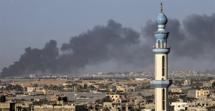  খান ইউনিসে ইসরায়েলি হামলায় নিহত ৬৫