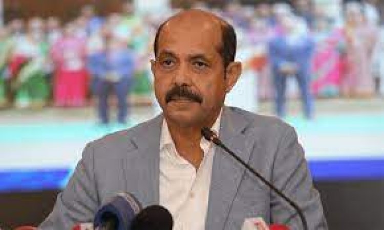 বারিধারায় ফের কলাগাছ থেরাপির হুঁশিয়ারি দিলেন মেয়র আতিক