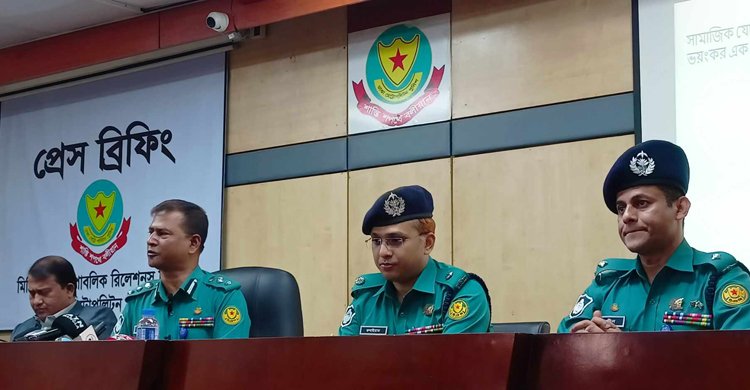  বিএনপির মিছিলে ওয়ারেন্টভুক্ত আসামি এলেই গ্রেফতার: ডিএমপি