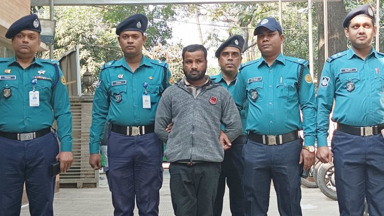 ৫ম শ্রেণি ফেল ‘ওসি’র ফাঁদে পড়েছেন ৭ শতাধিক নারী