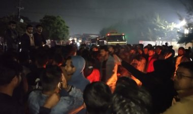 ছাত্রলীগ নেতাকে গ্রেপ্তারের প্রতিবাদে বরিশাল-কুয়াকাটা মহাসড়ক অবরোধ