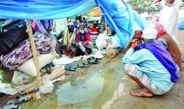 এক পশলা বৃষ্টিতে বিশ্ব ইজতেমায় মুসল্লিদের ভোগান্তি