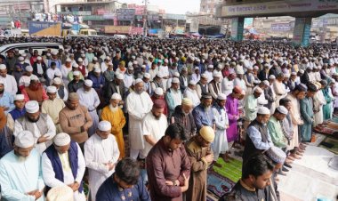বিশ্ব ইজতেমা দ্বিতীয় পর্বে লাখো মুসল্লির জুমার নামাজ আদায়