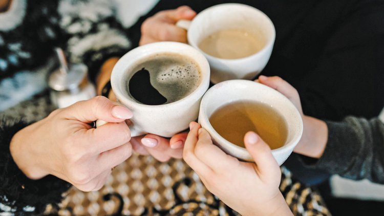 ভরা পেটে চা কিংবা কফি খান? জেনে নিন কী হয়