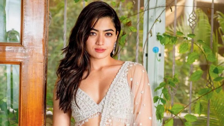 ‘দাম’ বেড়েছে রাশমিকার, বাড়ালেন নিজের পারিশ্রমিক