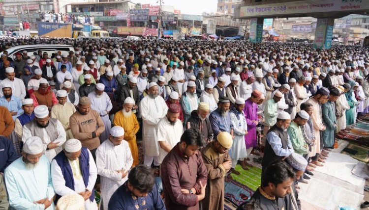 বিশ্ব ইজতেমা দ্বিতীয় পর্বে লাখো মুসল্লির জুমার নামাজ আদায়