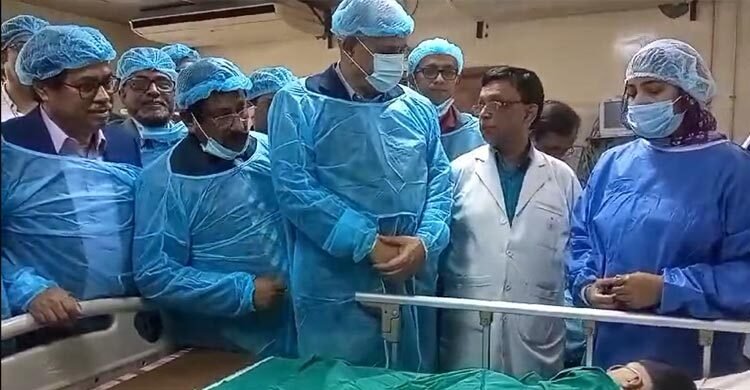  ১৫ ঘণ্টার অস্ত্রোপচারে আলাদা হলো মেরুদণ্ডে জোড়া লাগা নুহা-নাভা