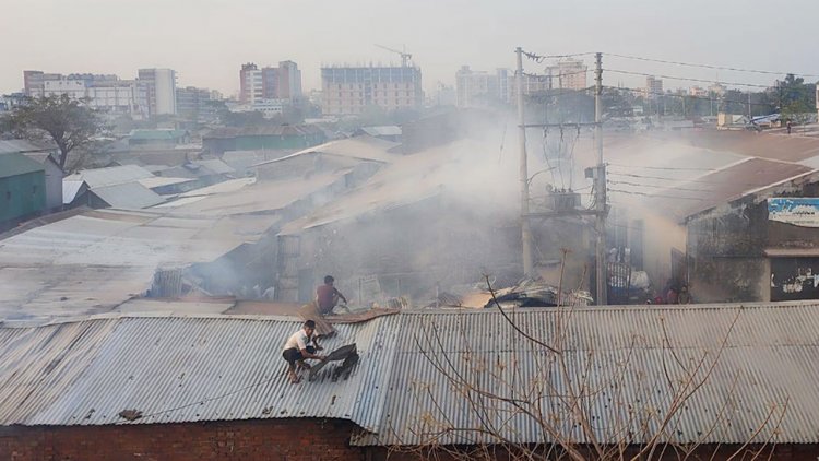 টঙ্গীতে তুলার গোডাউনে আগুন