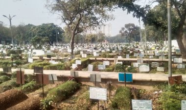 কবর নিয়ে বাণিজ্যের রকমফের, মরদেহ এলেই হাজির ‘বকশিশ পার্টি’