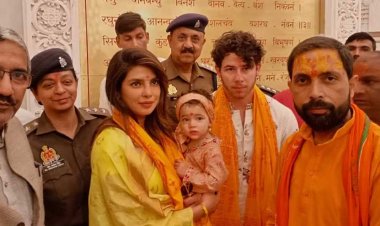 স্বামী মেয়েকে নিয়ে মন্দিরে প্রিয়াঙ্কা