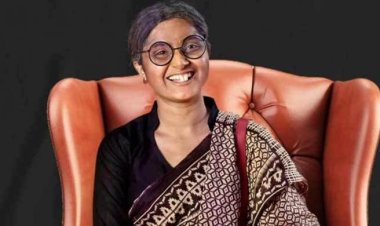 লম্বা দাঁত আর পাকা চুলে কে এই ‘সুন্দরী’!