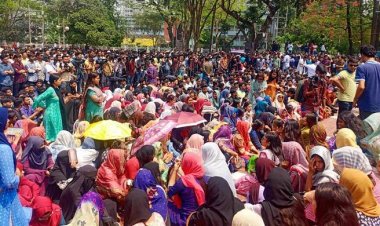 বুয়েটে ছাত্ররাজনীতি: শহীদ মিনারে চলছে ছাত্রলীগের সমাবেশ