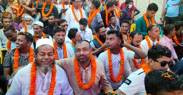  সিরাজগঞ্জে জামিনে মুক্ত বিএনপির ৬৫০ নেতাকর্মীকে সংবর্ধনা