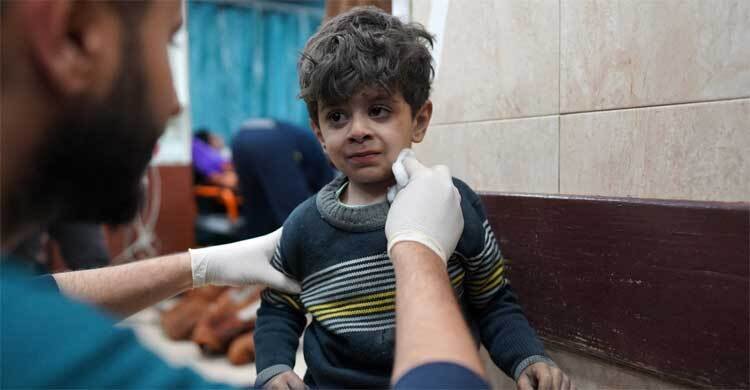 গাজার নুসেইরাত শরণার্থী শিবিরে ইসরায়েলি হামলায় নিহত ২৭