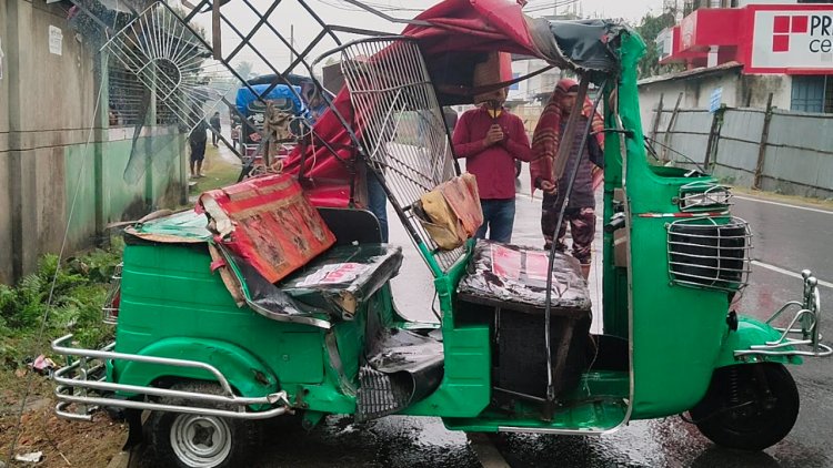 নীলফামারীতে সড়ক দুর্ঘটনায় নিহত ২