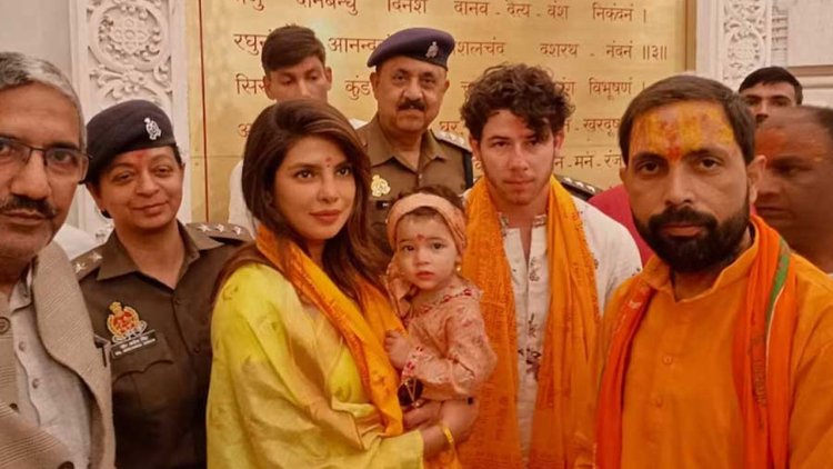 স্বামী মেয়েকে নিয়ে মন্দিরে প্রিয়াঙ্কা