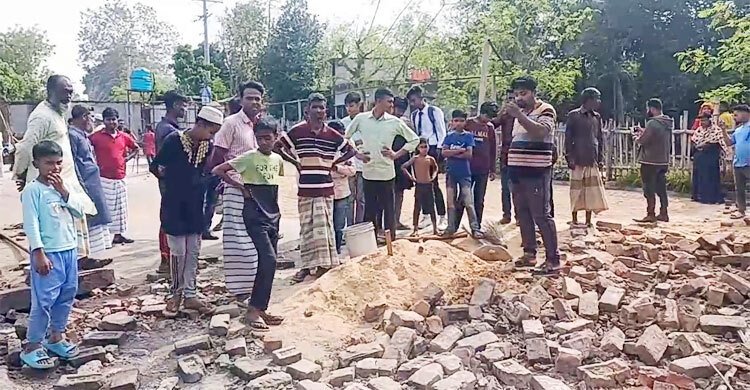  পাবনায় বয়লার বিস্ফোরণে শিশুসহ নিহত ২