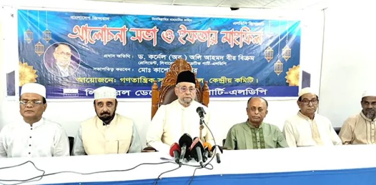 সরকার ব্যস্ত ক্ষমতা ধরে রাখতে: কর্নেল অলি