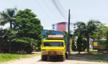 যবিপ্রবি সোলার প্যানেলের গাড়ি আটকে চাঁদা দাবি ছাত্রলীগের