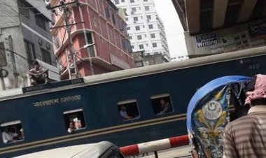 মালিবাগে ট্রেনের ধাক্কায় প্রাণ গেল নিরাপত্তাকর্মীর