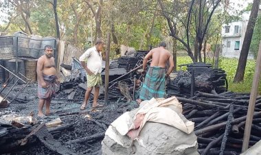 এক নিমেষে স্বপ্ন পুড়ে ছাই  ব্যবসায়ীদের