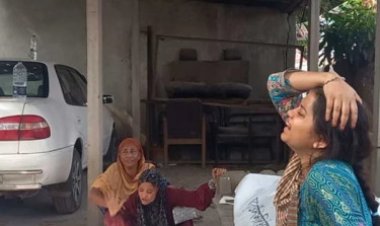 গজারিয়ায় কাভার্ডভ্যানের ধাক্কায় প্রাইভেটকার খাদে, নিহত ৩