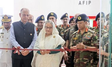 আশ্রমকাণ্ডে দায় এড়াতে পারেন না মিল্টনের স্ত্রী