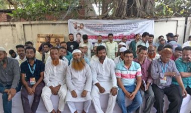 চাকরি স্থায়ীকরণের দাবিতে লাগাতার অবস্থান বিটিসিএল কর্মচারীদের