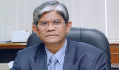 কেন্দ্রীয় ব্যাংক দুষ্টের পালন শিষ্টের দমন করছে