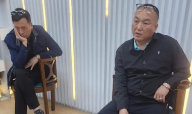 চার্জার লাইটের মধ্যে ৫ কোটি টাকার সোনা, ২ চীনা নাগরিক গ্রেপ্তার