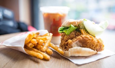 যে ৫ খাবার মস্তিষ্কের জন্য ক্ষতিকর