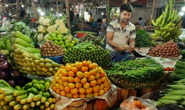 রেমালের প্রভাব কাঁচাবাজারে, বাড়তি দামে সব সবজি