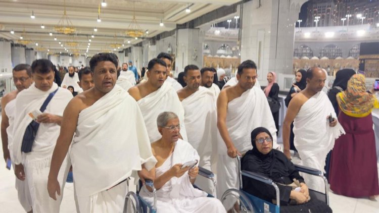 সস্ত্রীক ওমরাহ পালন করলেন মির্জা ফখরুল