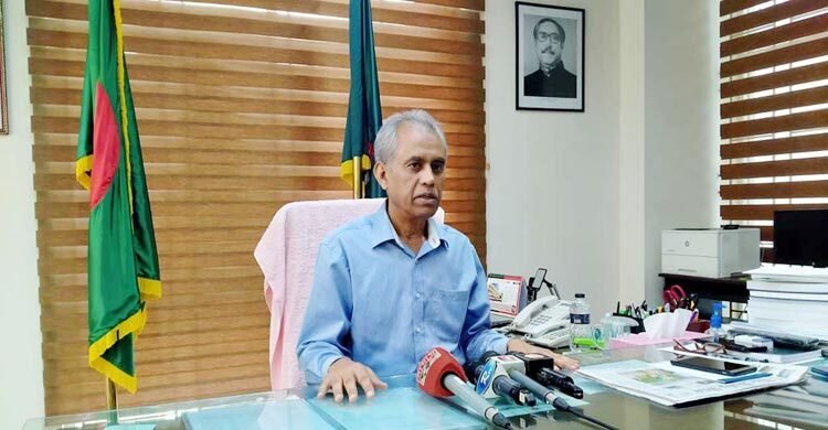  ভোটাররা রাজনৈতিকভাবে বিভক্ত হওয়ায় উপস্থিতি কম: ইসি আলমগীর