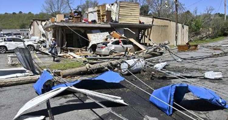 টর্নেডোয় লন্ডভন্ড যুক্তরাষ্ট্র, মৃত্যু ২২