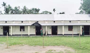 দুই ঘণ্টায় দুই বুথে পড়লো দুই ভোট