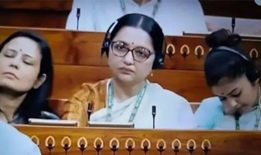 সংসদে ঘুমিয়ে পড়েন দুই অভিনেত্রী, ঢুলুঢুলু চোখে অন্যজন
