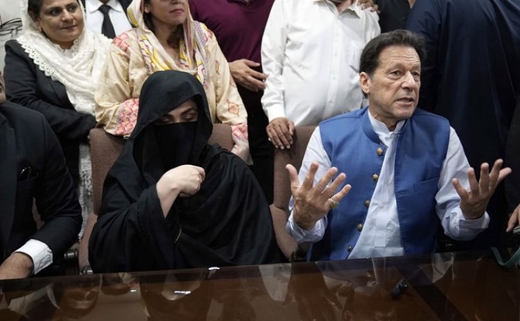 ইমরান-বুশরার ইদ্দত মামলায় ১০ দিনের মধ্যে সিদ্ধান্ত দেওয়ার নির্দেশ