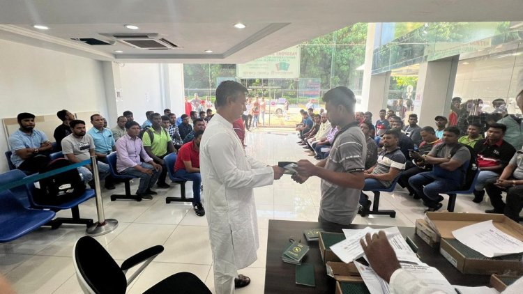 মালয়েশিয়ায় বাংলাদেশ হাইকমিশনে সরাসরি পাসপোর্ট বিতরণ ও গণশুনানি