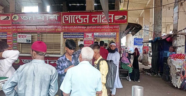 ঈদের দিনও ঢাকা ছাড়ছেন অনেকে