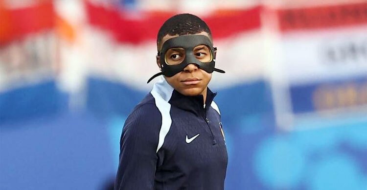  মাঠে ফিরেই এমবাপের জোড়া গোল!