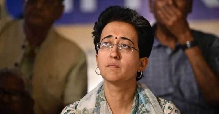  পানি সংকটের প্রতিবাদে অনশন, মন্ত্রীকে নেওয়া হলো হাসপাতালে