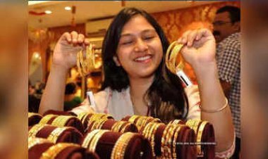 সোনার দাম ভরিতে বাড়ল ১৬১০ টাকা