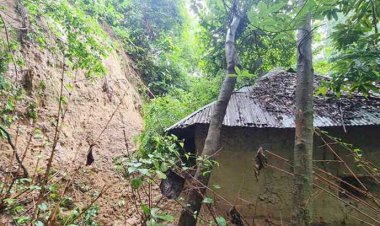 রাতে খাবার সময়ে হঠাৎ পাহাড় ধস, এক দিনে নিহত ৪