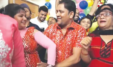 সমালোচনার ঝড়